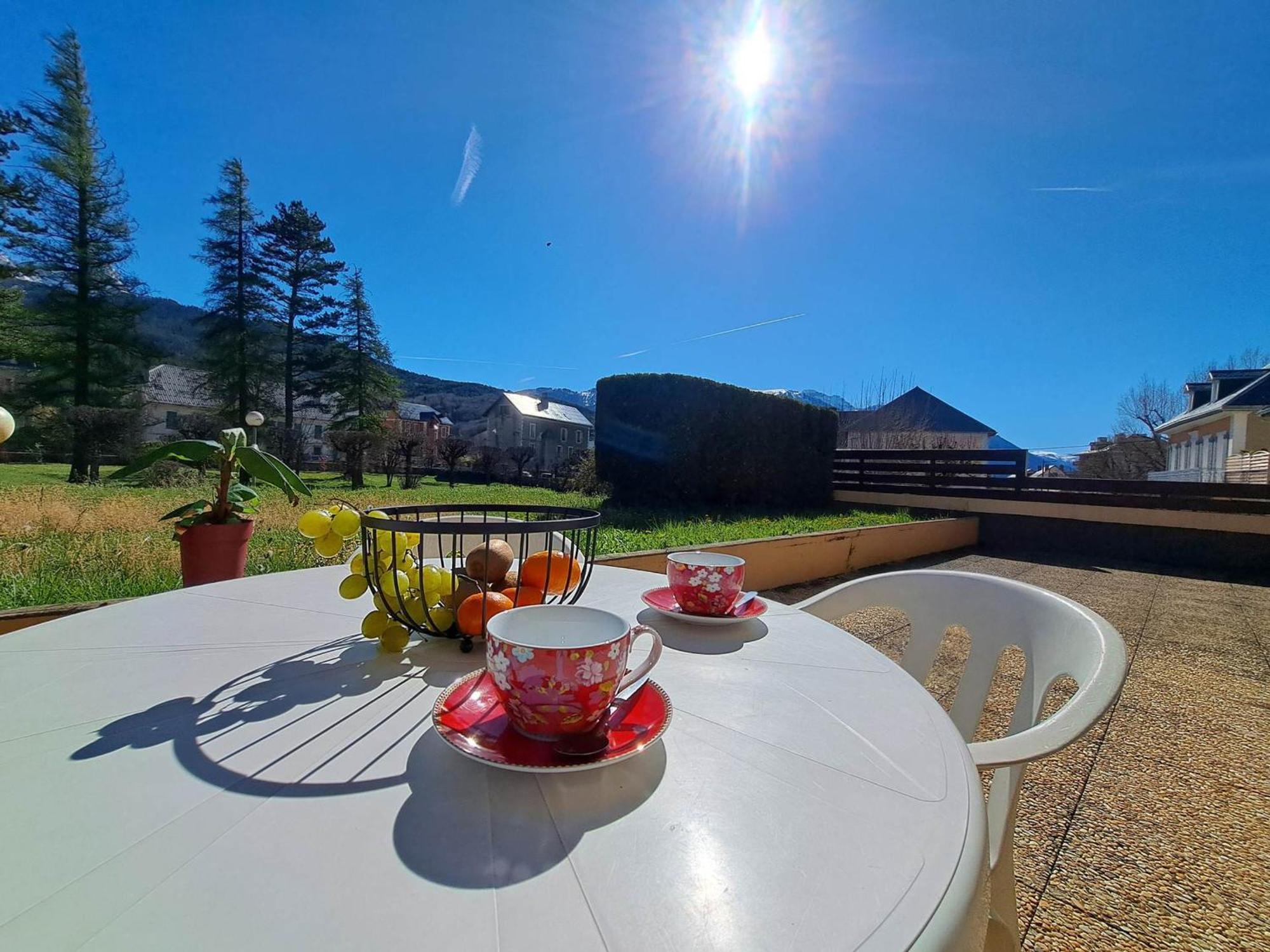 T2 Centre Barcelonnette Avec Garage, Terrasse Et Parc Prive - Fr-1-165A-101 Apartment Bagian luar foto